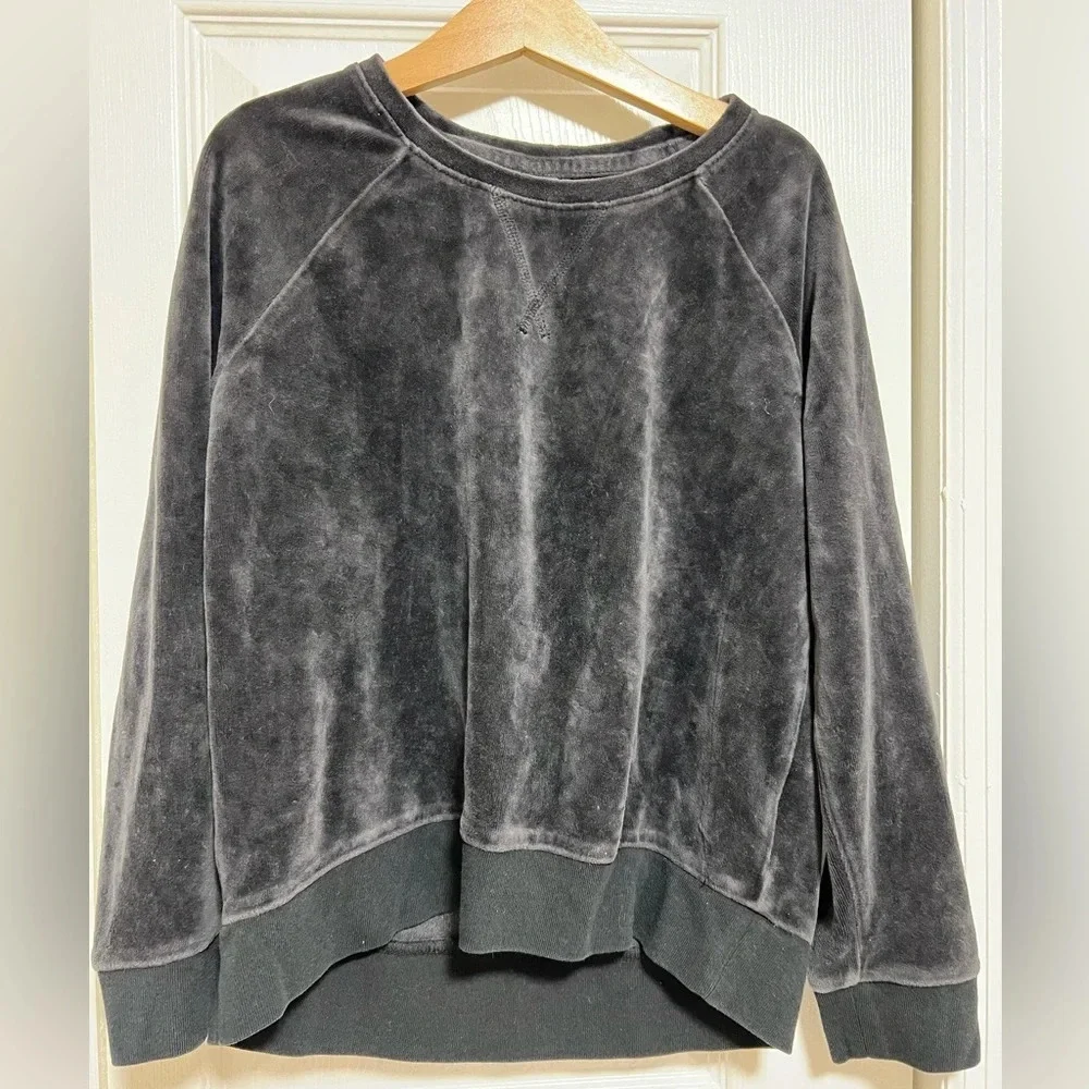 Old Navy Kids Set of two Black Velvet Sweatshirt Size M (8)